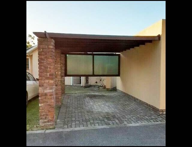 2 BEDROOM TOWNHOUSE RENTED IN LORRAINE